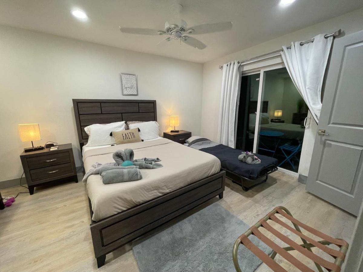 Modern Santorini Suite Houston Nrg Tmc Luxurious Walkable 외부 사진